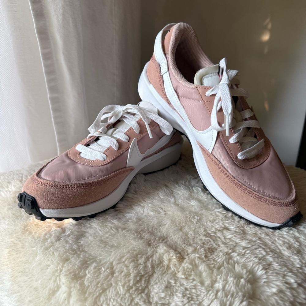 Nike Women's Waffle Debut Sneakers 6.5